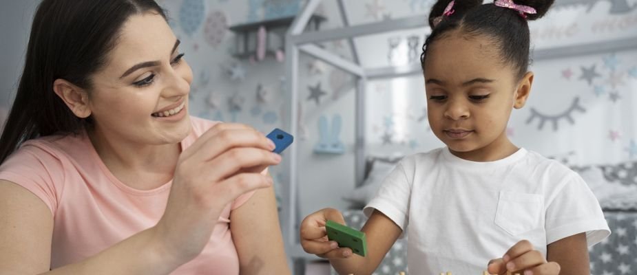 Coordenação motora fina: os melhores brinquedos para desenvolver essa habilidade